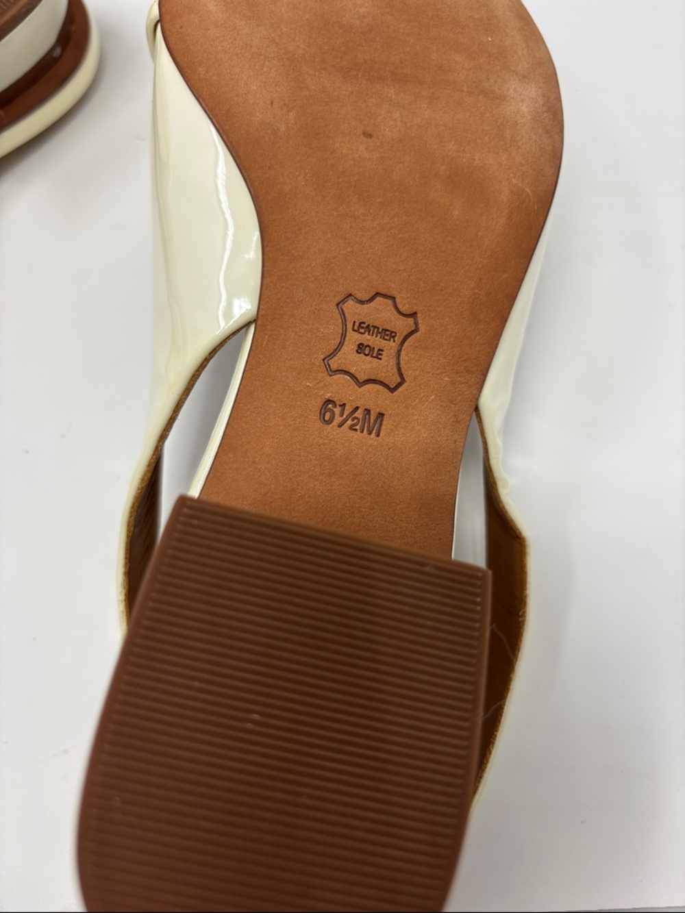 Tory Burch | Cream Patent Pointed Slingback Flats — 6.5 6.5M Dress Shoes - Picture 8 of 9